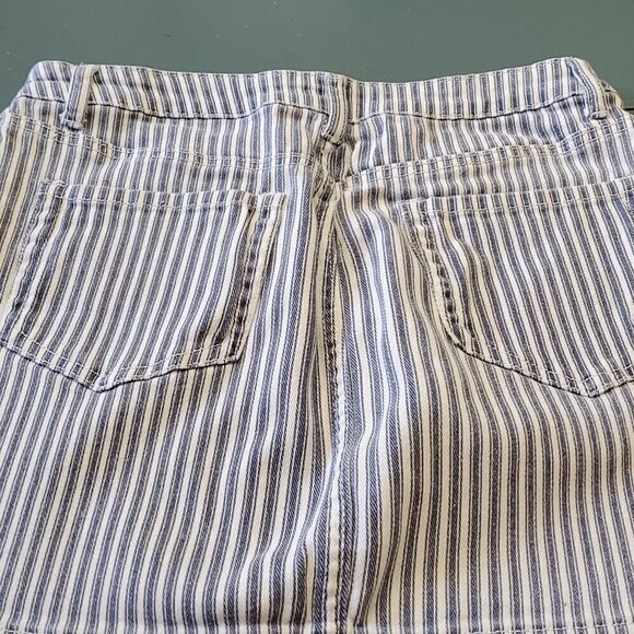 Denim striped mini skirt.  Size 9. 5 pockets. By Indigo‎ Rein. Good used … - Picture 6 of 10